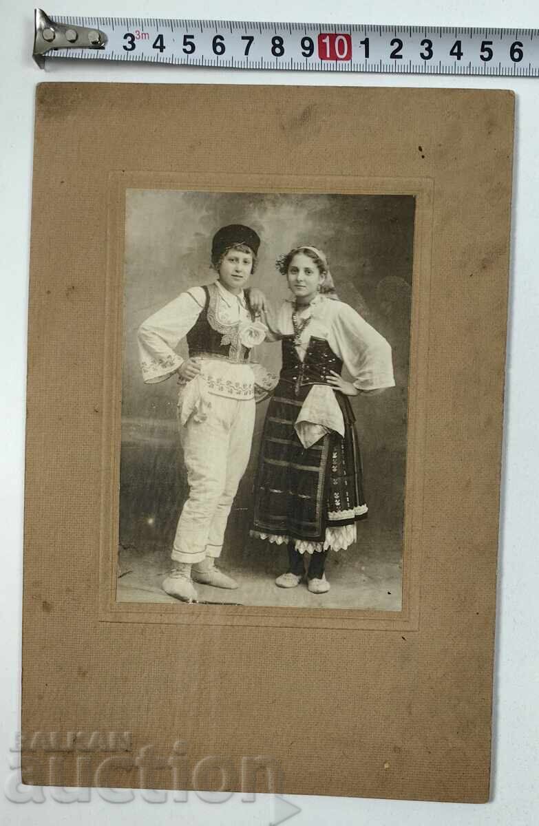 PRESTILĂ DE PORȚELAN VECHE FOTOGRAFIE VECHE FOTOGRAFIE CARTON