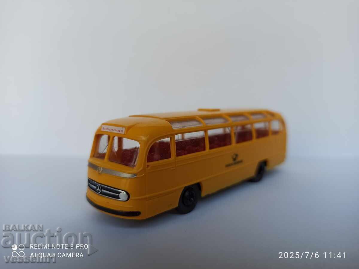 Cărucior Mercedes autobuz HO 1/87 brekina pentru diorama cu preț 24.00 BGN | € 12.27
