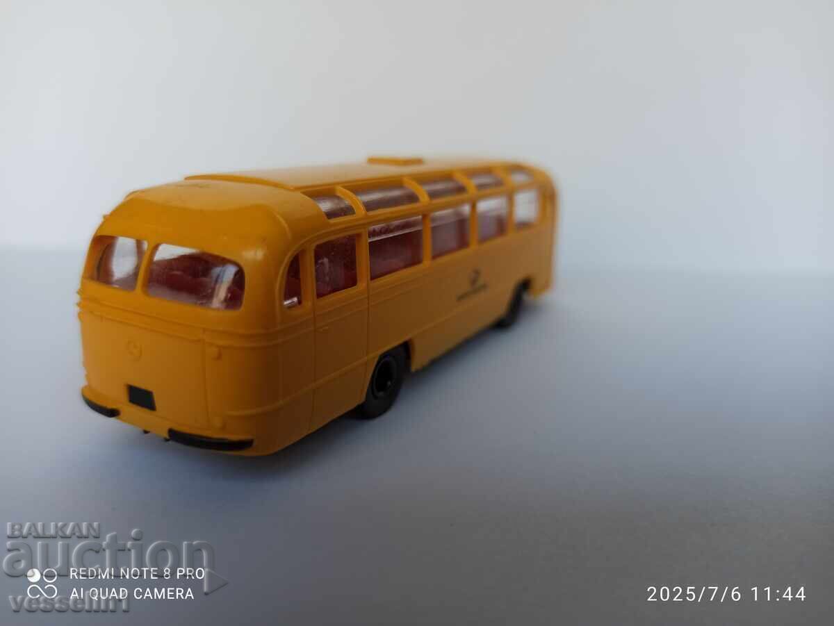 Mercedes bus HO 1/87 Brekina model for diorama - 5