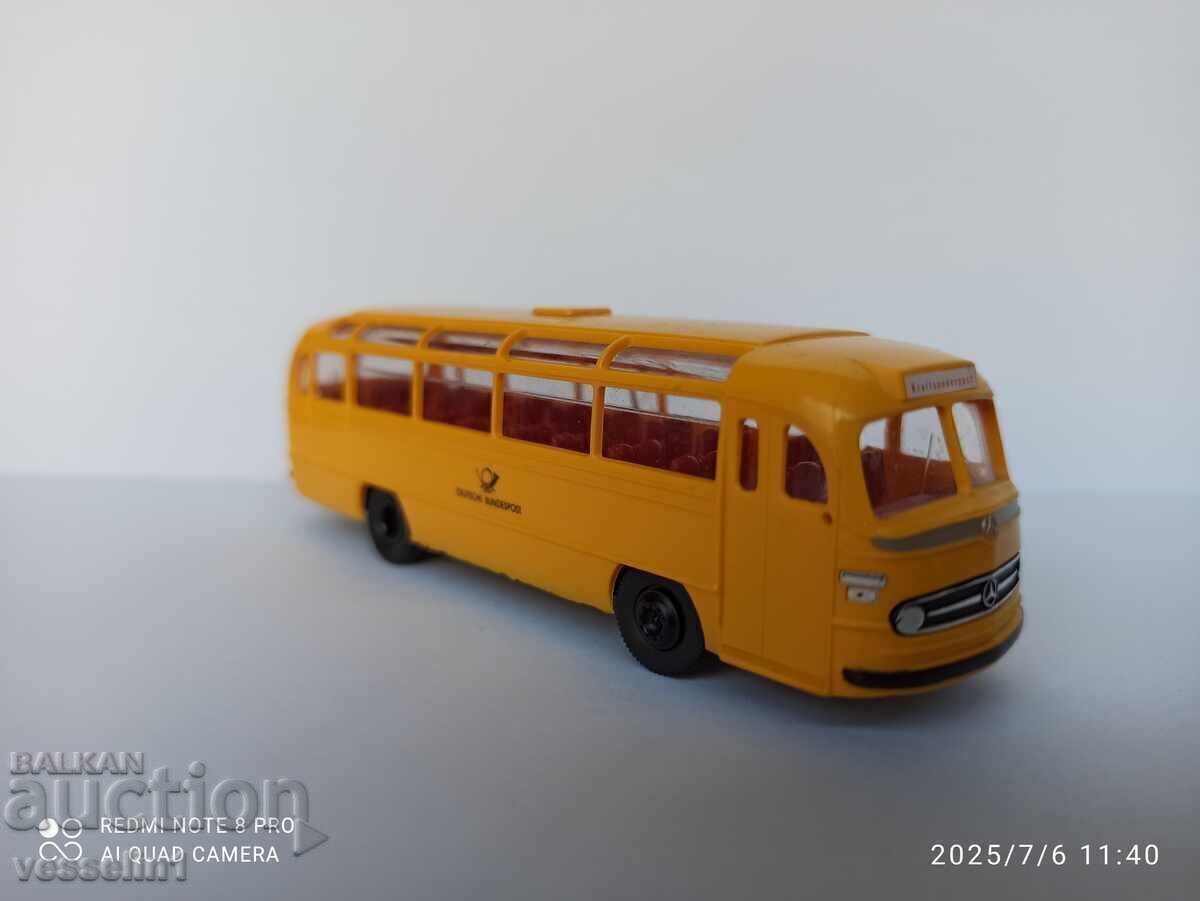 Mercedes bus HO 1/87 Brekina model for diorama