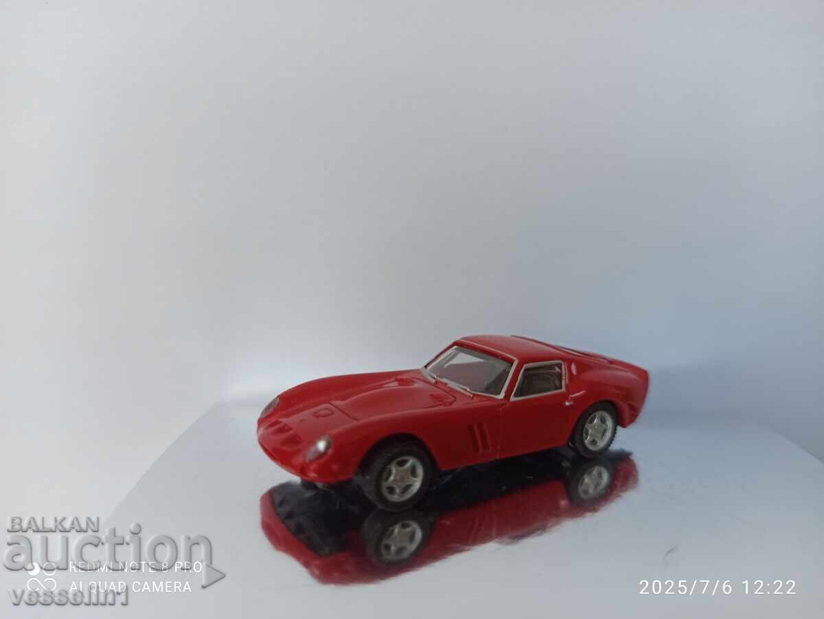 Veche mașinuță Ferrari 250 gto mărime HO 1/87 pat-mor
