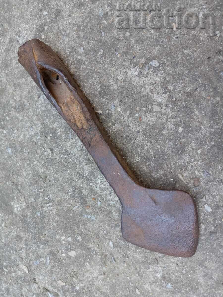 старинен кован биволски волски остен с цена 31.00 лв. | € 15.85