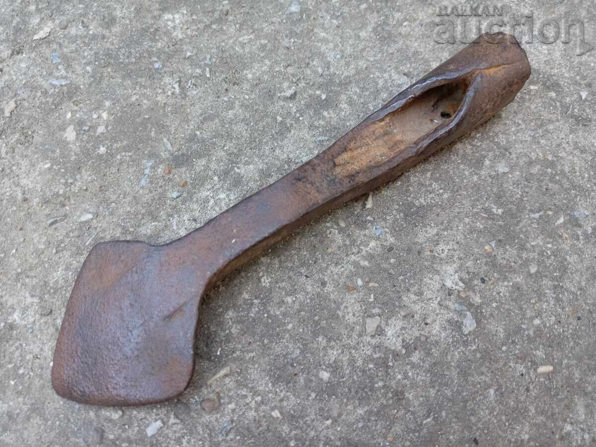 Аукцион старинен кован биволски волски остен