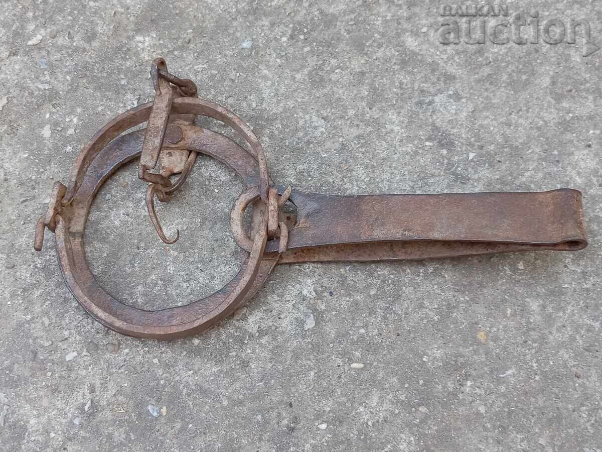 Παράδοση vintage σφυρήλατο σίδηρο παγίδα για σκίουρους χρυσά κουνάβια ΕΡΓΑΣΙΑ