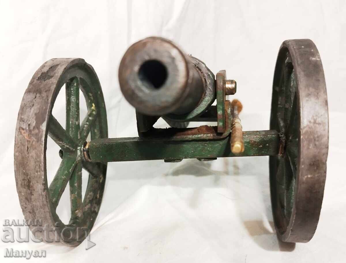 Licitație Vechi model de tun funcțional - Războaiele Napoleoniene Licitație Vechi model de tun funcțional - Războaiele Napoleoniene