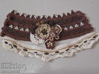 Guler tricotat pentru rochie veche de oraș, perle albastre, mărgele