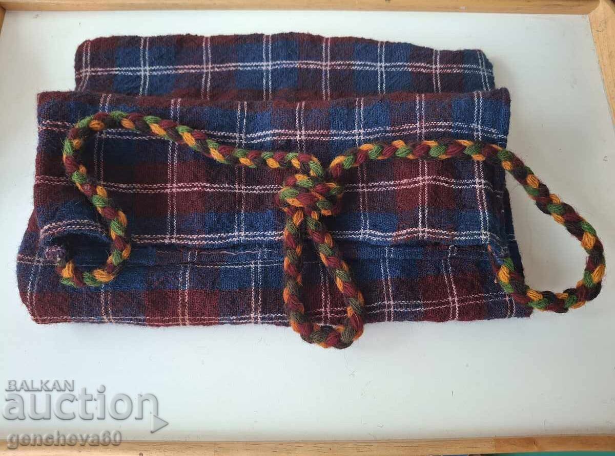Delivery of Traditional Bulgarian bag, tagaritsa
