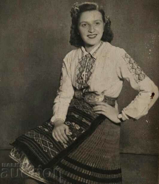 APRON PISHTIMAL COSTUME PAFTI BELT PHOTO KINGDOM OF BULGARIA with price 19.00 BGN | € 9.71 APRON PISHTIMAL COSTUME PAFTI BELT PHOTO KINGDOM OF BULGARIA with price 19.00 BGN | € 9.71