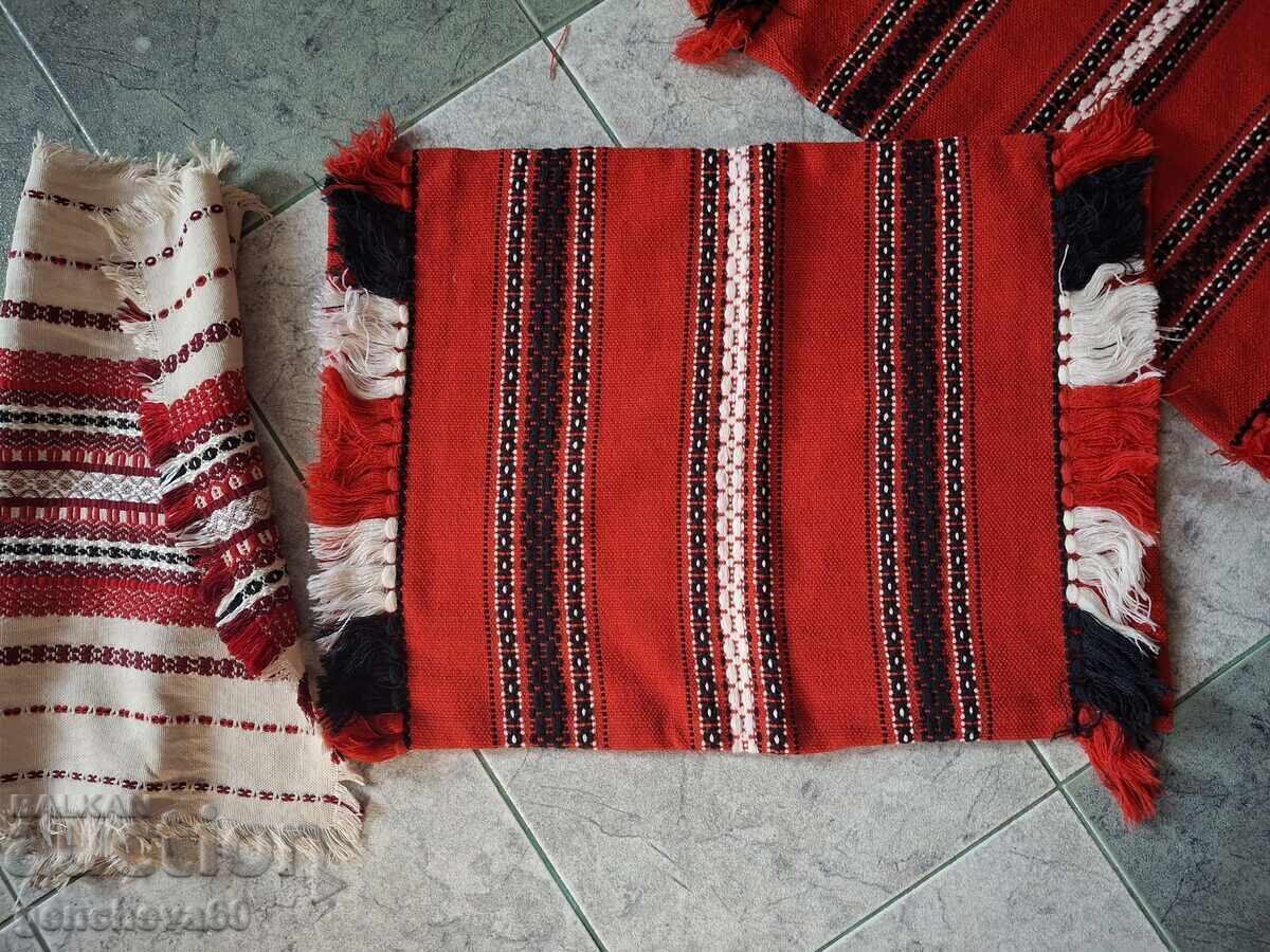 Auction  Traditional household pillowcases and throws