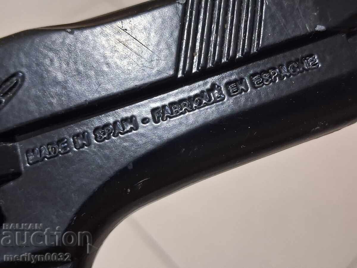 Παιδικό παιχνίδι πιστόλι με κάψουλες, πιστολάκι ρεβόλβερ λειτουργεί με τιμή 42.00 BGN | € 21.47 Παιδικό παιχνίδι πιστόλι με κάψουλες, πιστολάκι ρεβόλβερ λειτουργεί με τιμή 42.00 BGN | € 21.47