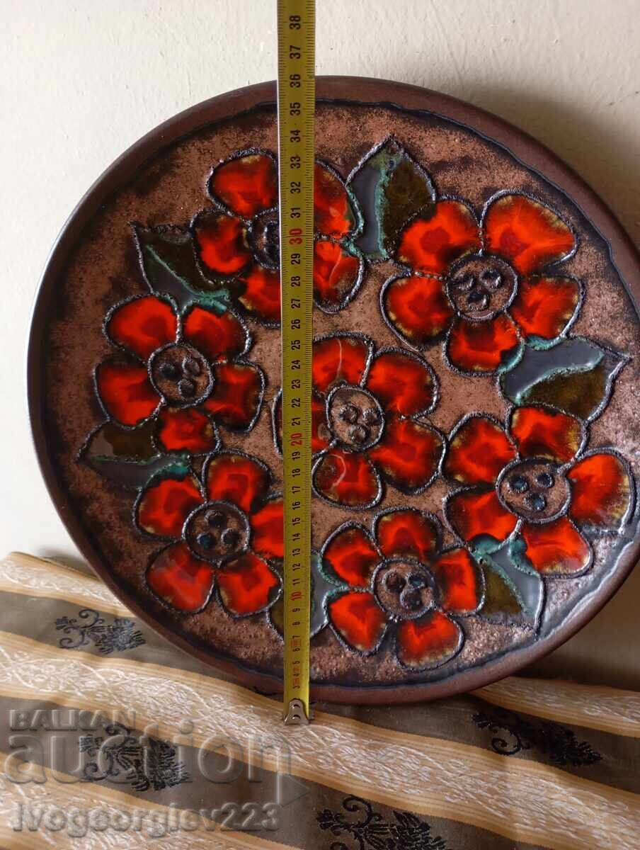 Διακοσμητικό πιάτο για τον τοίχο με τιμή 38.00 BGN | € 19.43