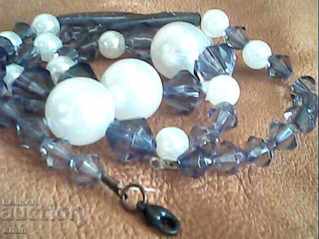 beautiful necklace with price 10.00 BGN | € 5.11 beautiful necklace with price 10.00 BGN | € 5.11