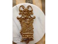 Μπαρόκ κιβριτόνικ, βάση για σπίρτα