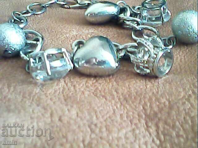 Auction  lot of beautiful bracelets