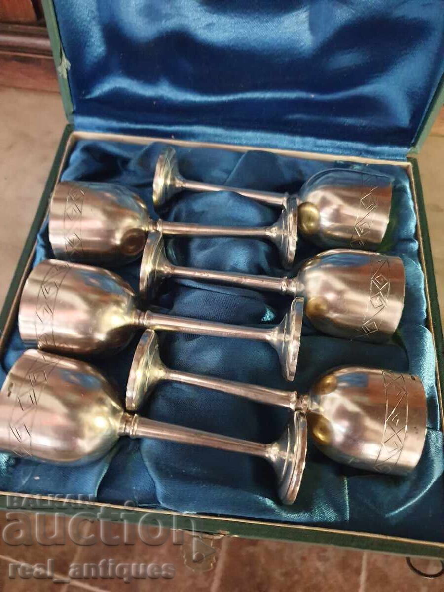 Σετ ασημένιων φλιτζανιών με τιμή 1060.00 BGN | € 541.97