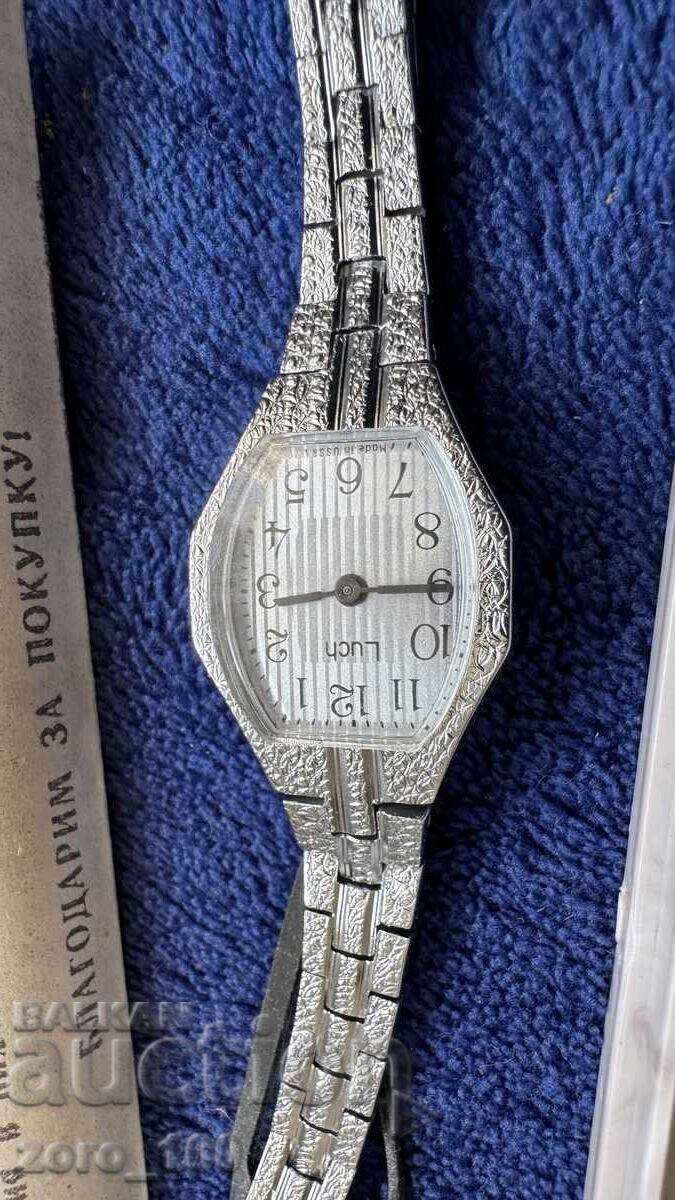 Ρολόι, Λουτς Ολοκαίνουργιο, λειτουργεί! με τιμή 50.00 BGN | € 25.56 Ρολόι, Λουτς Ολοκαίνουργιο, λειτουργεί! με τιμή 50.00 BGN | € 25.56