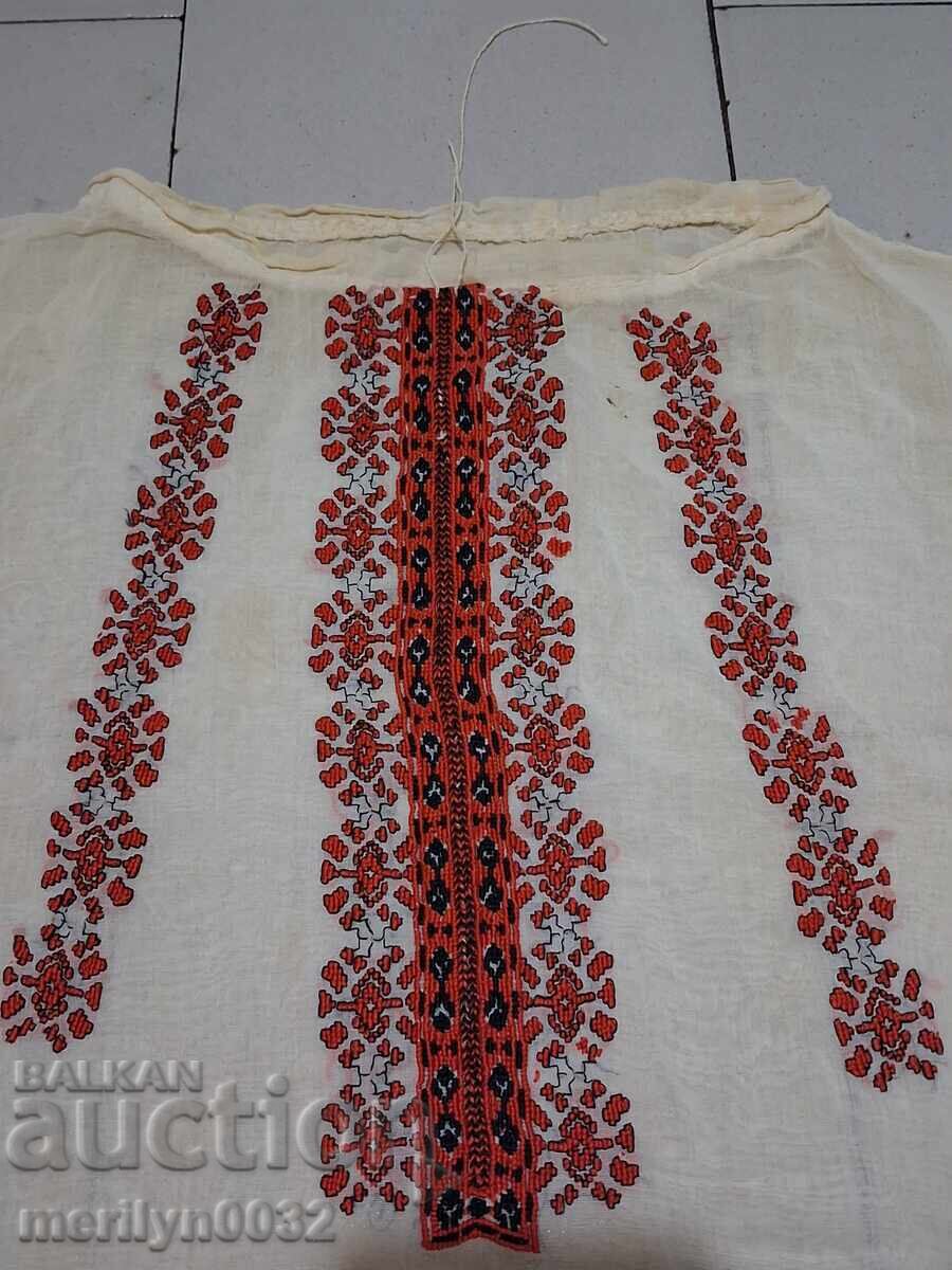 Hand-woven silk kenar (garment) with embroidered kenar (garment) costume