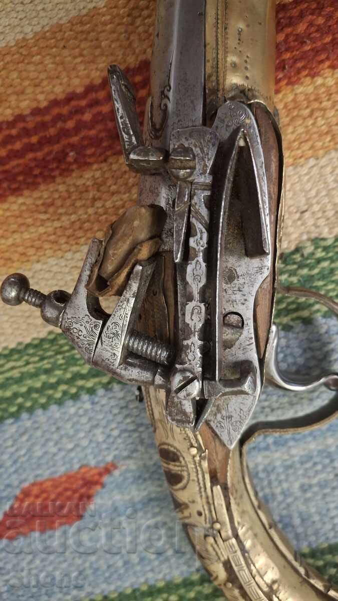 Flintlock pistol, rifle, shishane (a type of rifle), boylia (a type of rifle), flintlock rifle with price 2000.00 BGN | € 1022.58 Flintlock pistol, rifle, shishane (a type of rifle), boylia (a type of rifle), flintlock rifle with price 2000.00 BGN | € 1022.58