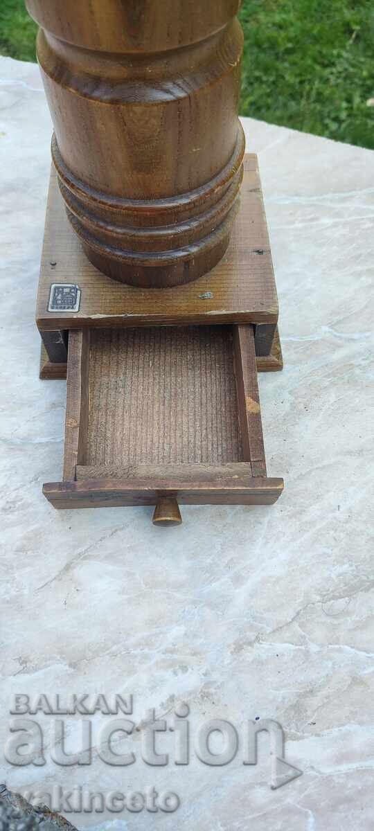 Παλιά καφετιέρα με τιμή 178.00 BGN | € 91.01