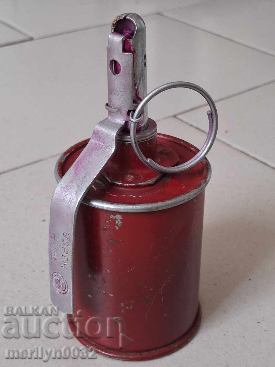 Εκπαιδευτική χειροβομβίδα RG-42 WW2 από το θάλαμο εκπαίδευσης ΑΣΦΑΛΙΣΜΕΝΗ