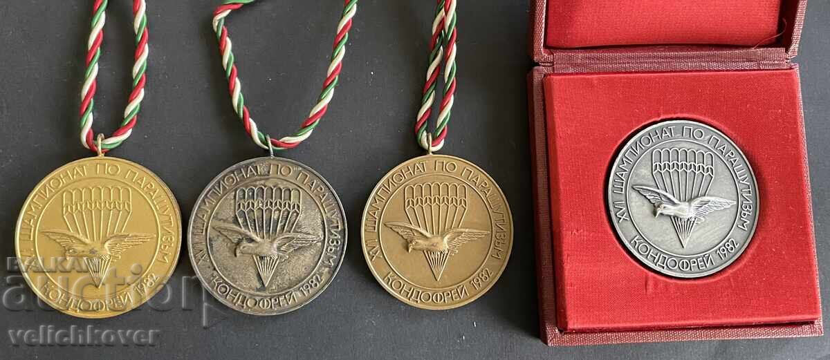 41402 Bulgaria 3 medals and a plaque Parachuting Championship SKDA