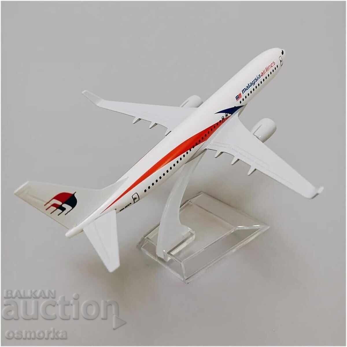 Boeing 737 самолет модел макет Malaysia Airlines пътникопото - 5