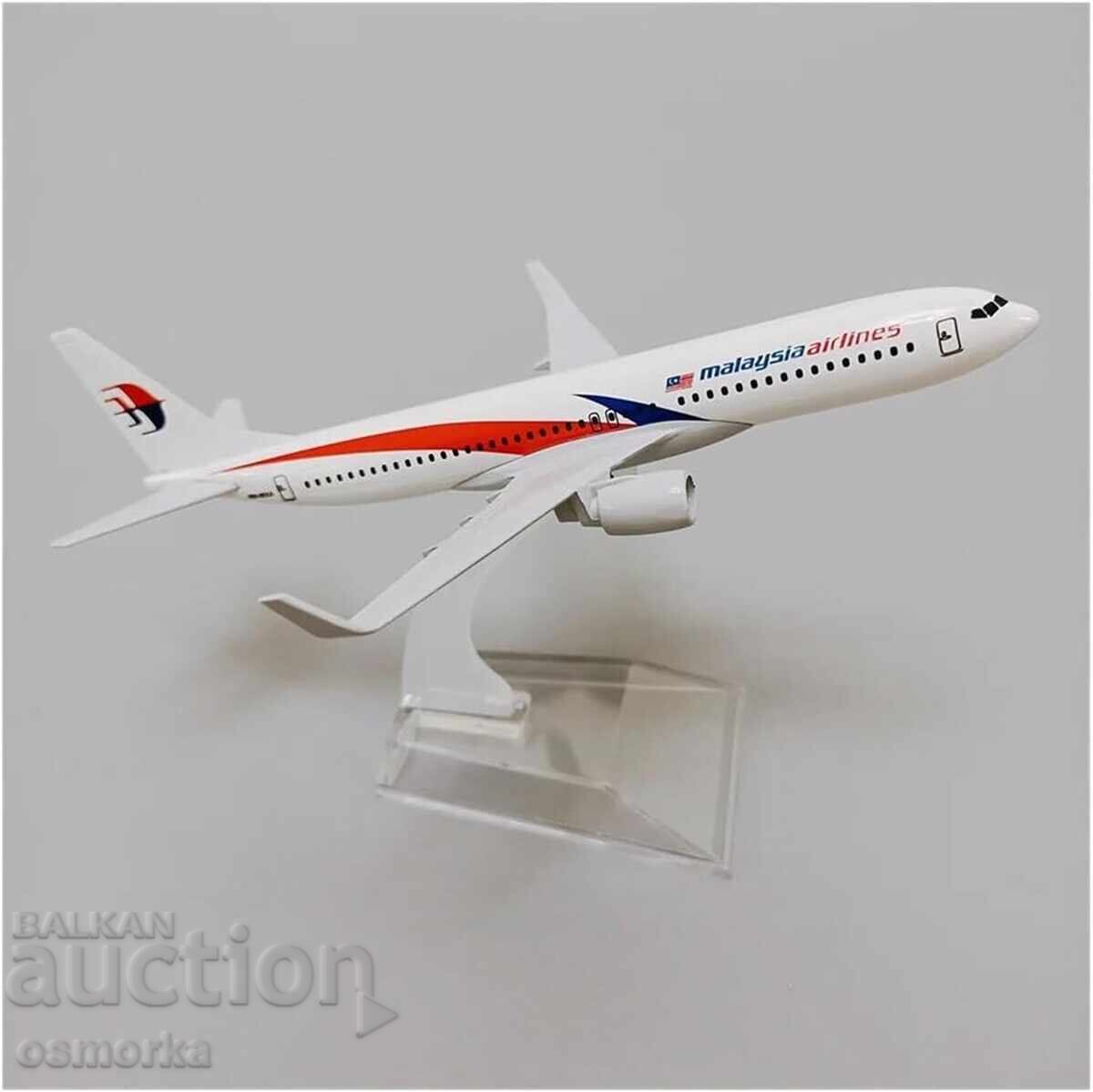 Boeing 737 самолет модел макет Malaysia Airlines пътникопото - 6