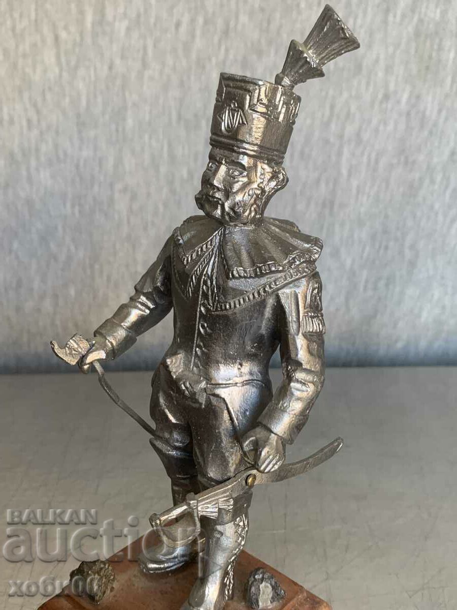 Auction figurine figure Auction figurine figure