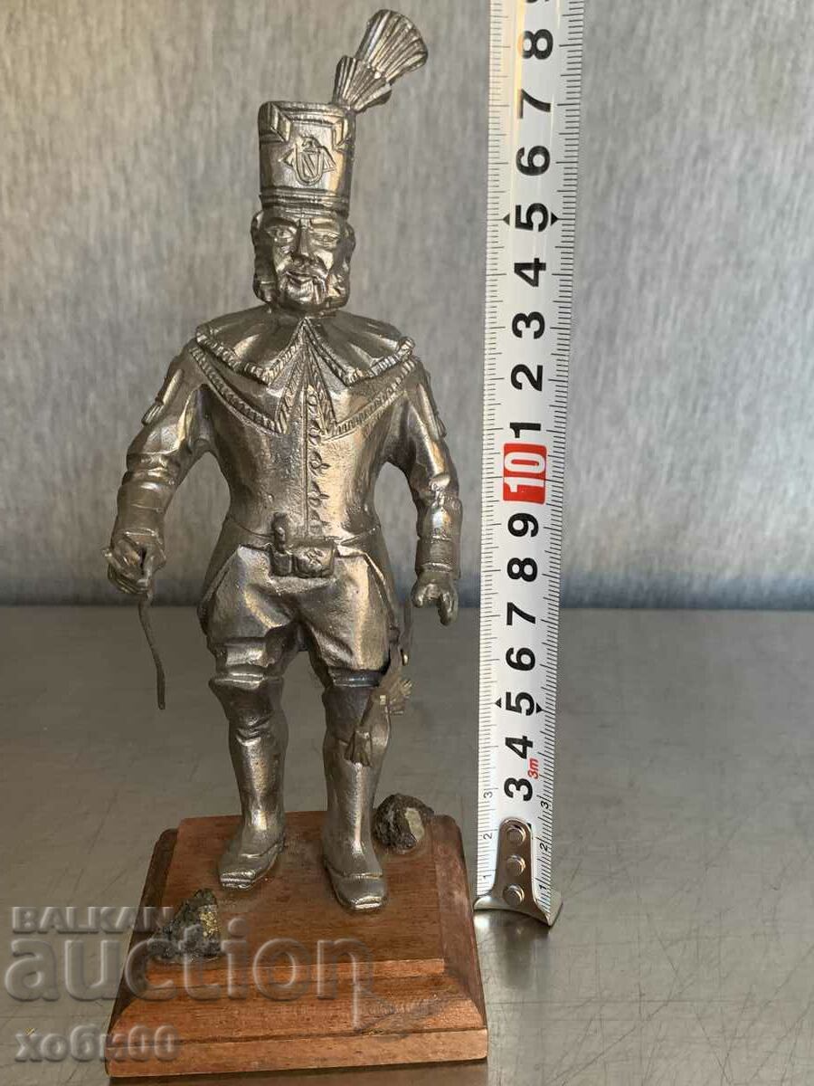 figurine figure - 6 figurine figure - 6