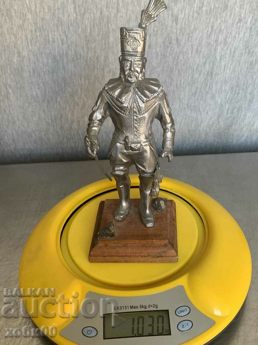 figurine figure - 7 figurine figure - 7