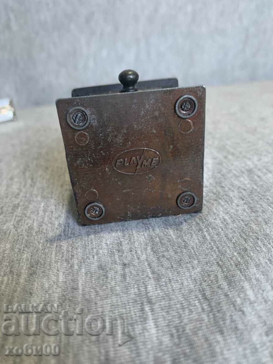 Доставка на колекционерска острилка за моливи тип мелничка Доставка на колекционерска острилка за моливи тип мелничка