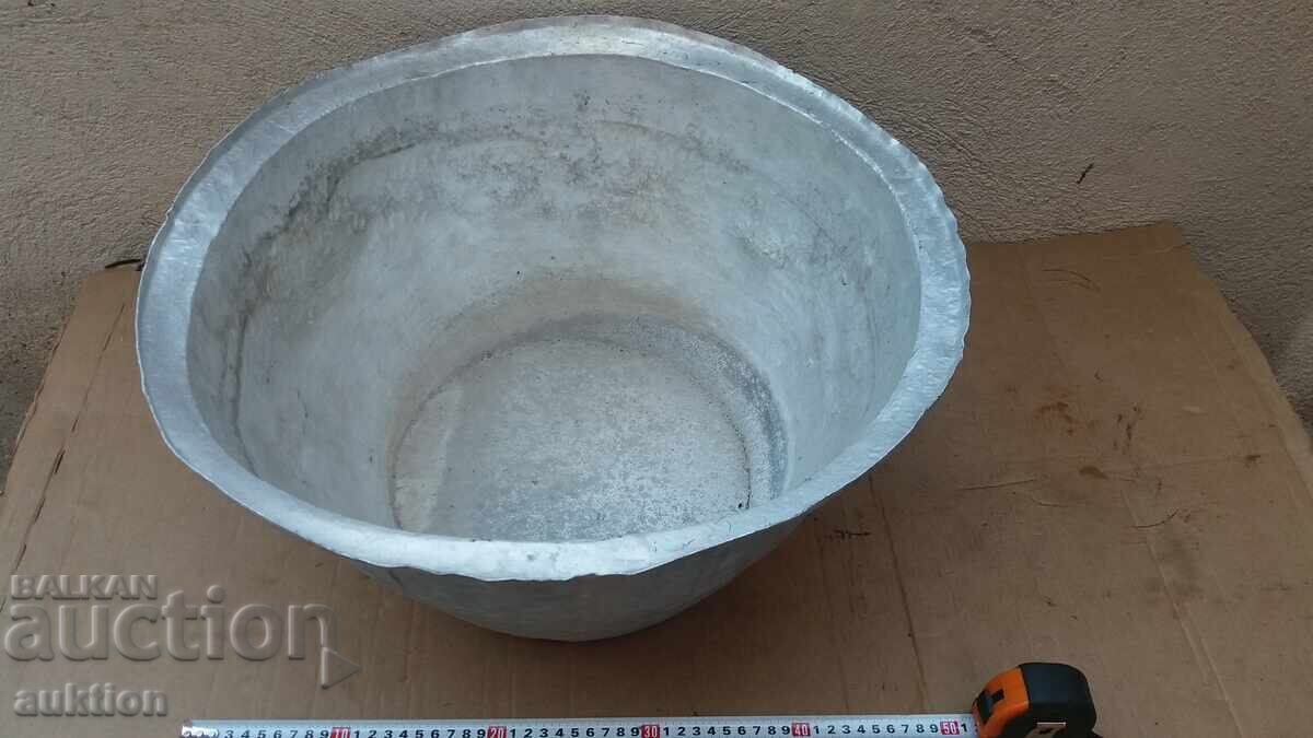 Auction  LARGE ALUMINUM FLOWERPOT, TUB, TROUGH