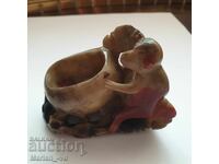 Figurina veche din piatră de săpun