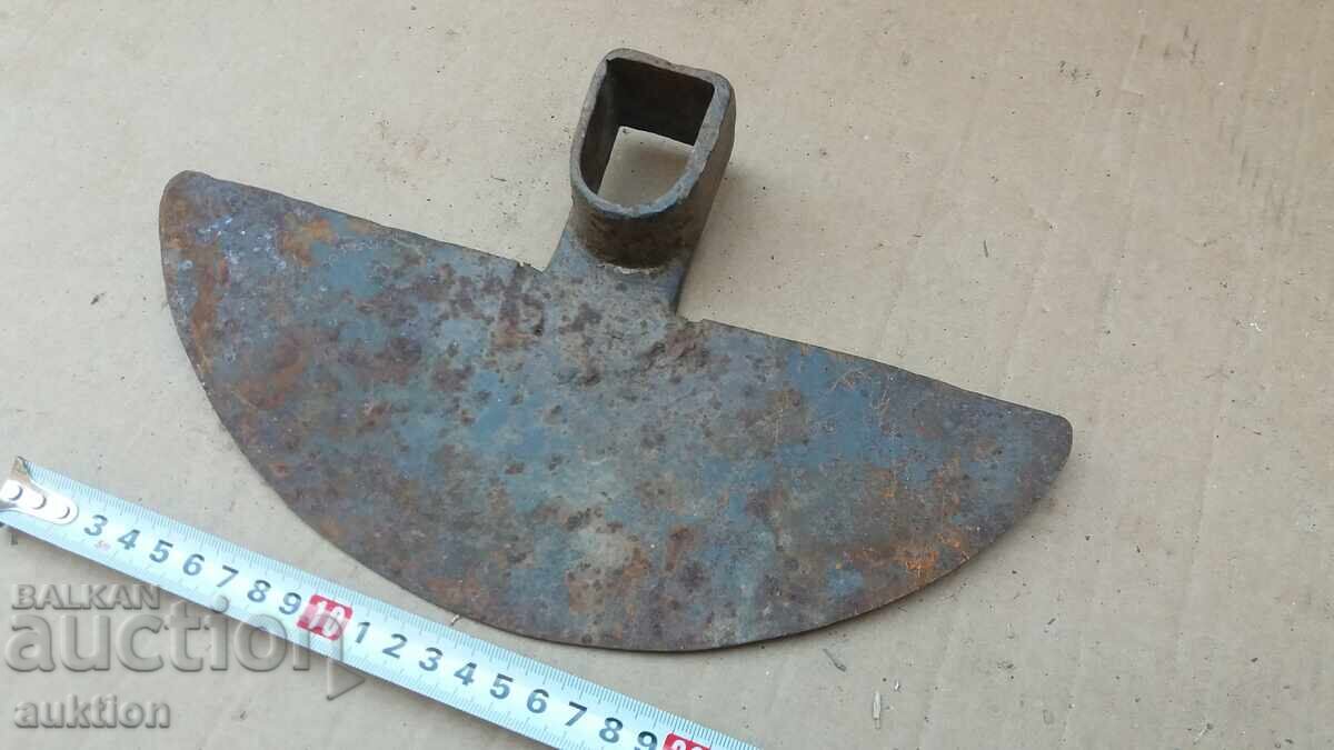 OLD HEAVY HOE - DIGGER - 5