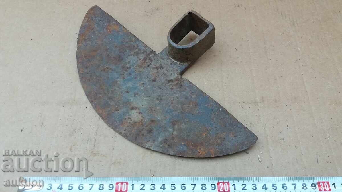 OLD HEAVY HOE - DIGGER - 6