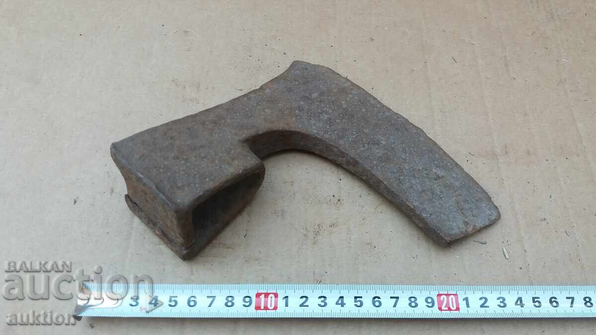 OLD AX with price 5.99 BGN | € 3.06