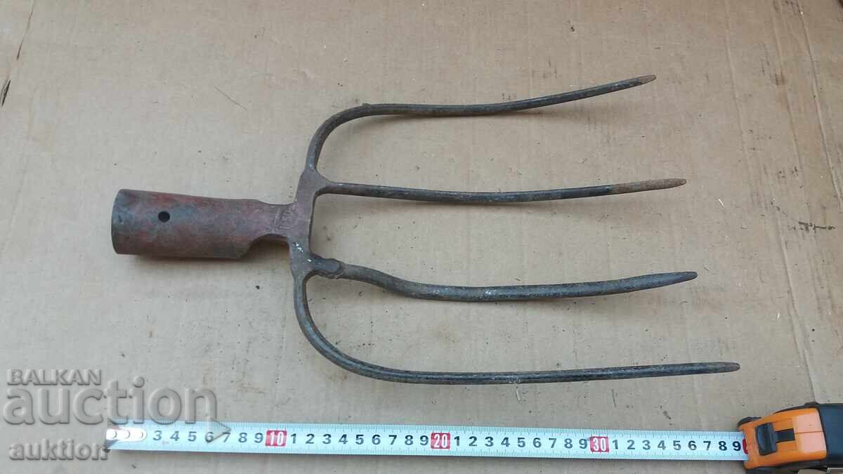 СТАРА ВИЛА С МАРКИРОВКА