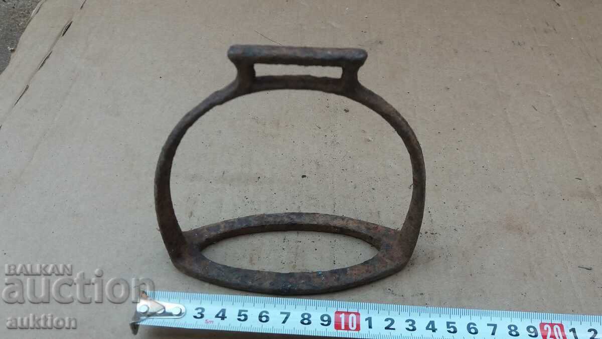 Cavalry Spur, Stirrup