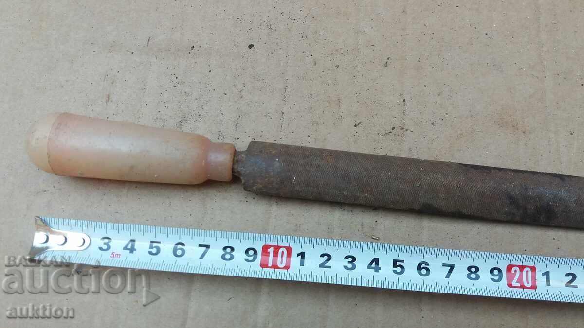 Livrarea FERĂSTRĂU VECHI