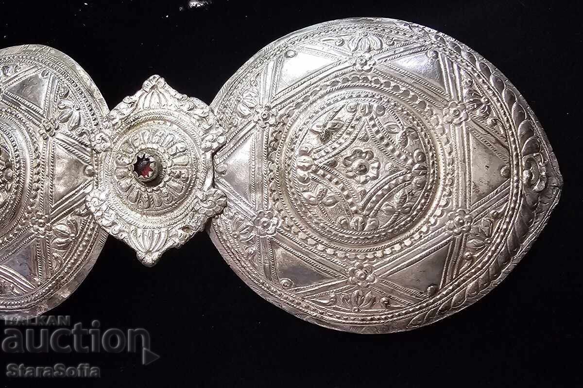 Licitație Mari paftale argintate renascentiste