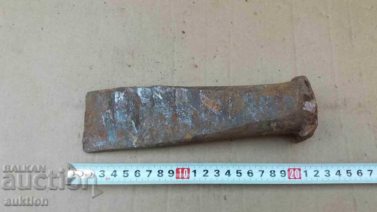 МАСИВЕН КЛЮН, СЕКАЧ ЗА ТРУПИ с цена 9.99 лв. | € 5.11