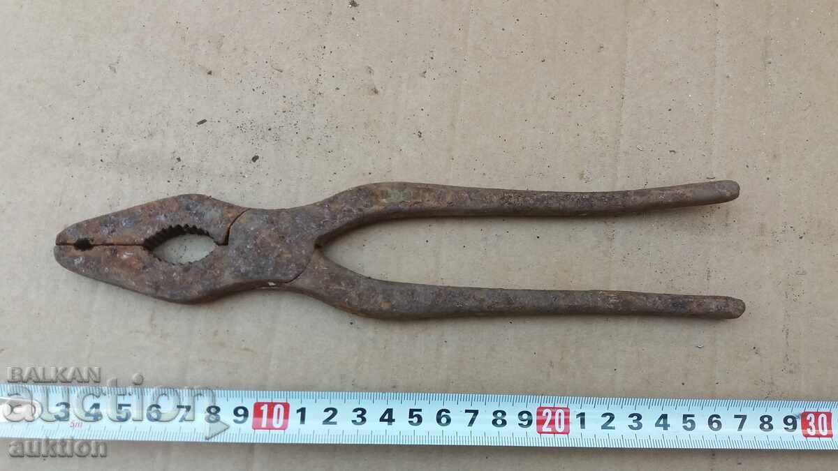 TOGGLE DE FIERAR VECHI cu preț 4.99 BGN | € 2.55 TOGGLE DE FIERAR VECHI cu preț 4.99 BGN | € 2.55