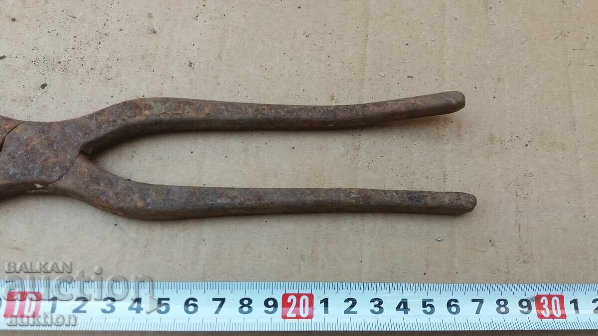 Licitație TOGGLE DE FIERAR VECHI Licitație TOGGLE DE FIERAR VECHI