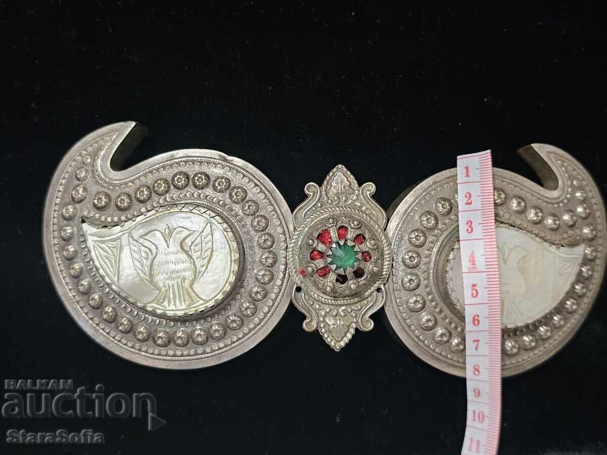 Licitație Paftale argintate din perioada Renașterii cu sidef