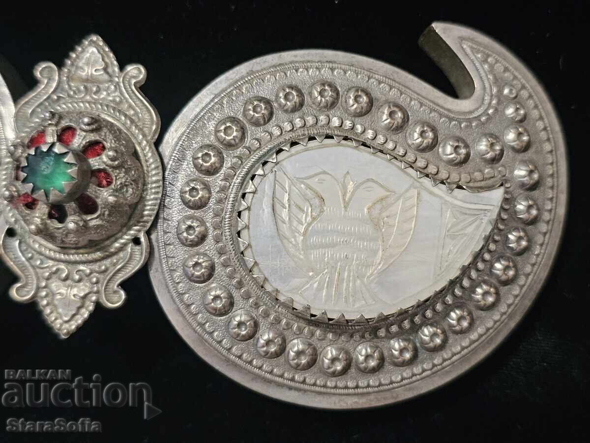 Livrarea Paftale argintate din perioada Renașterii cu sidef