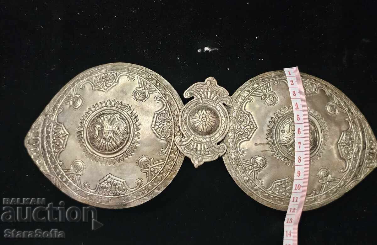 Licitație Mari paftale autentice din argint