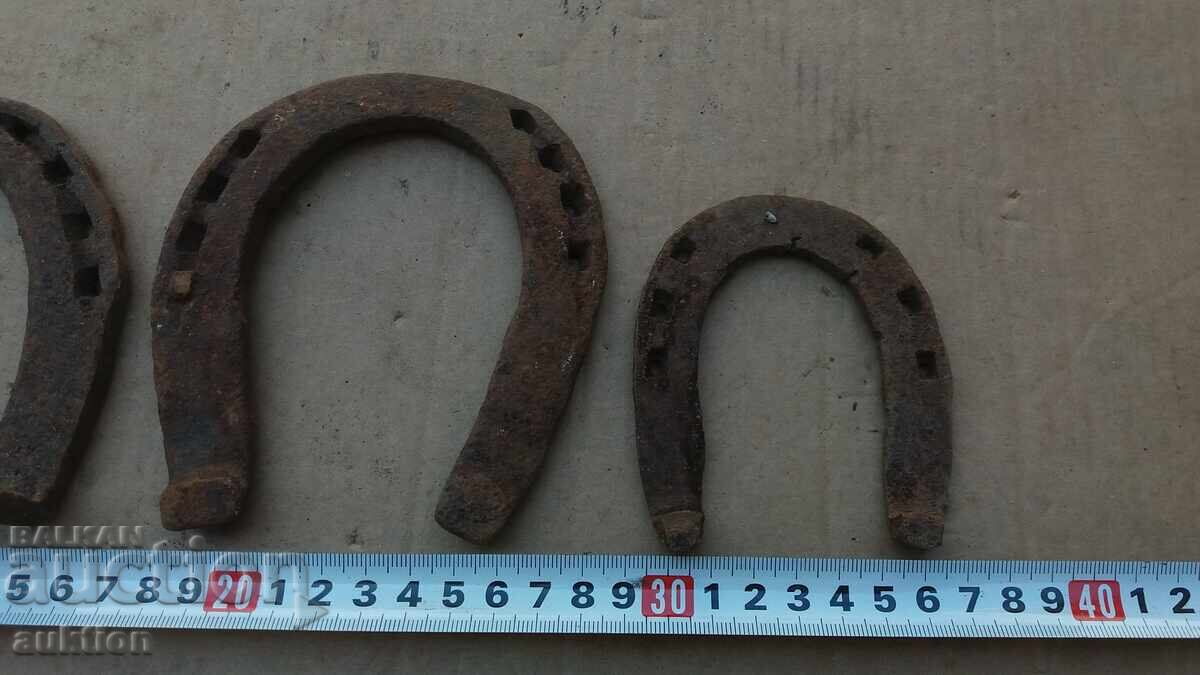 Auction LOT OF 3 HORSESHOES Auction LOT OF 3 HORSESHOES