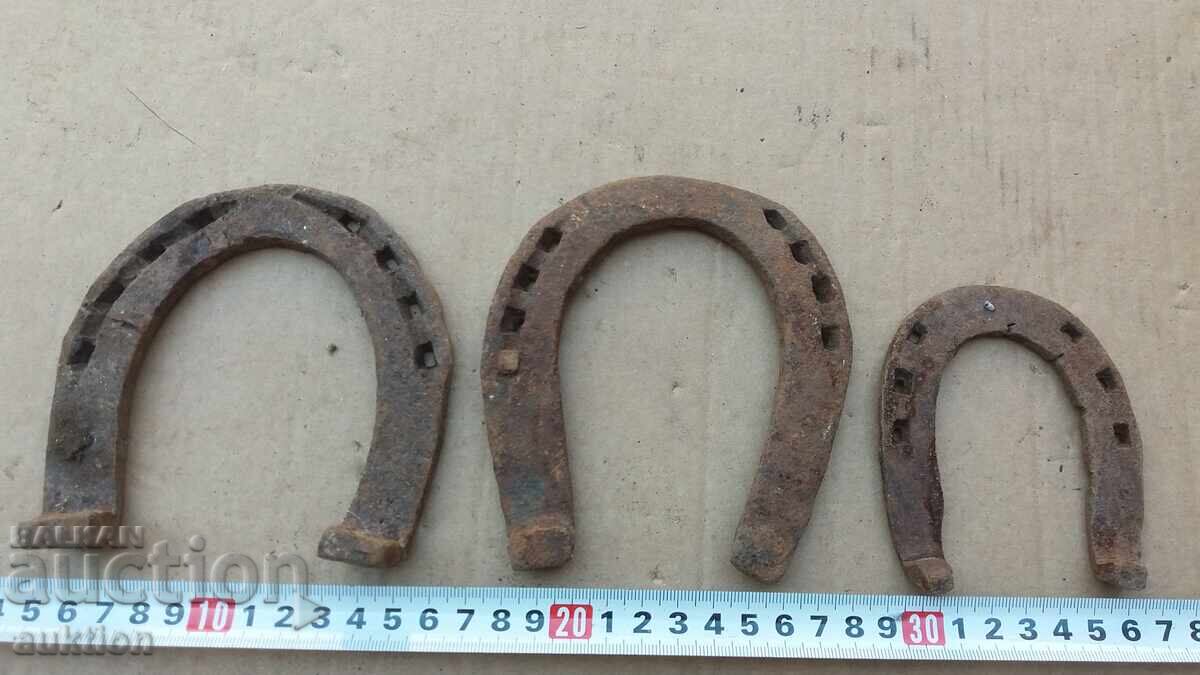 LOT OF 3 HORSESHOES LOT OF 3 HORSESHOES