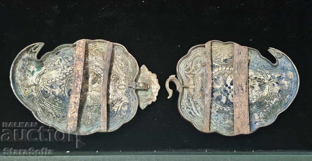 Paftale argintate renascentiste, lucrate manual cu preț 1250.00 BGN | € 639.11