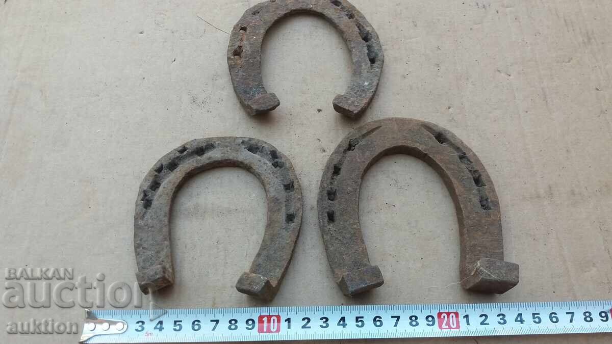 LOT DE 3 POCOVITE FORJAȚE - 7 LOT DE 3 POCOVITE FORJAȚE - 7